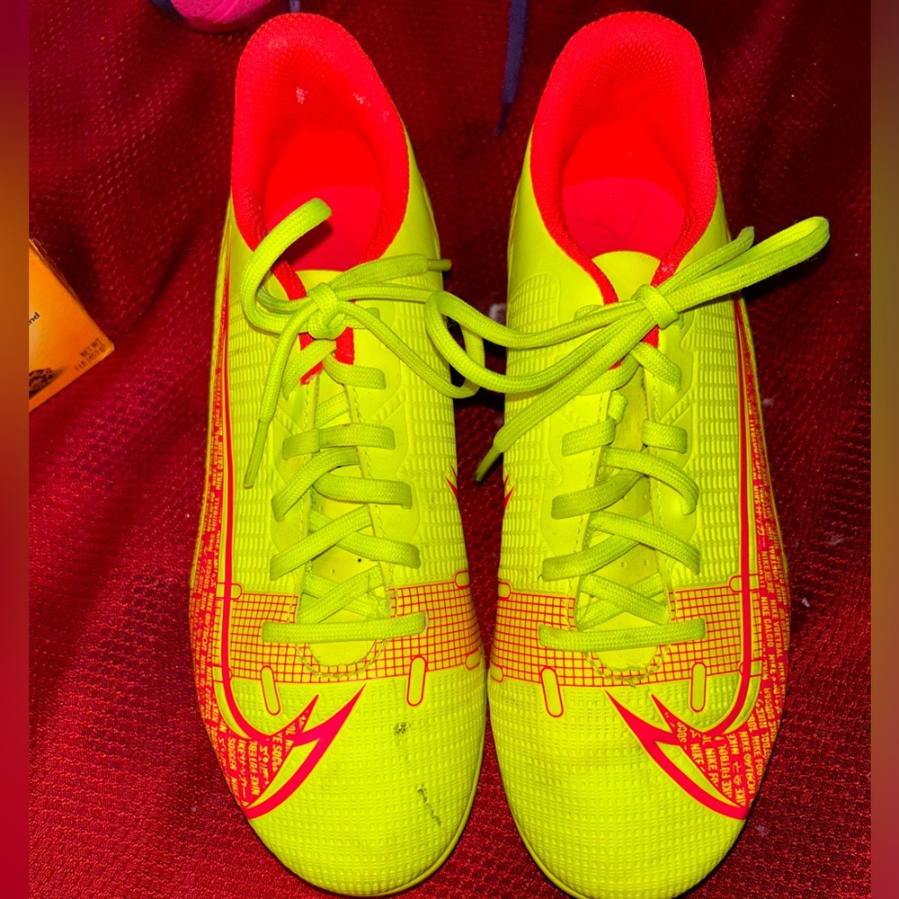 Nike Mercurial Soccer Cleats Men’s 4.5